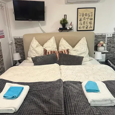 Budapest Airport * فيتْشيش