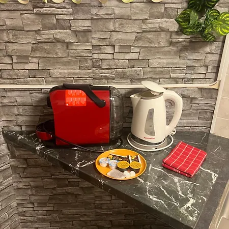 Budapest Airport * فيتْشيش